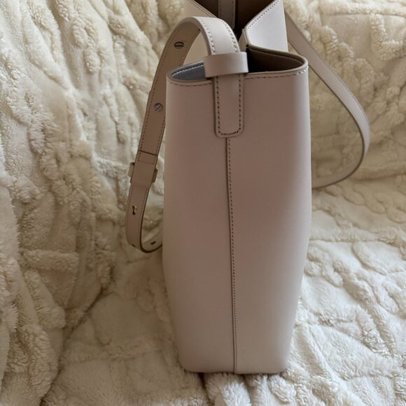 Gorgeous Aesther Ekme Sac Bucket in White - Picture 2 of 9